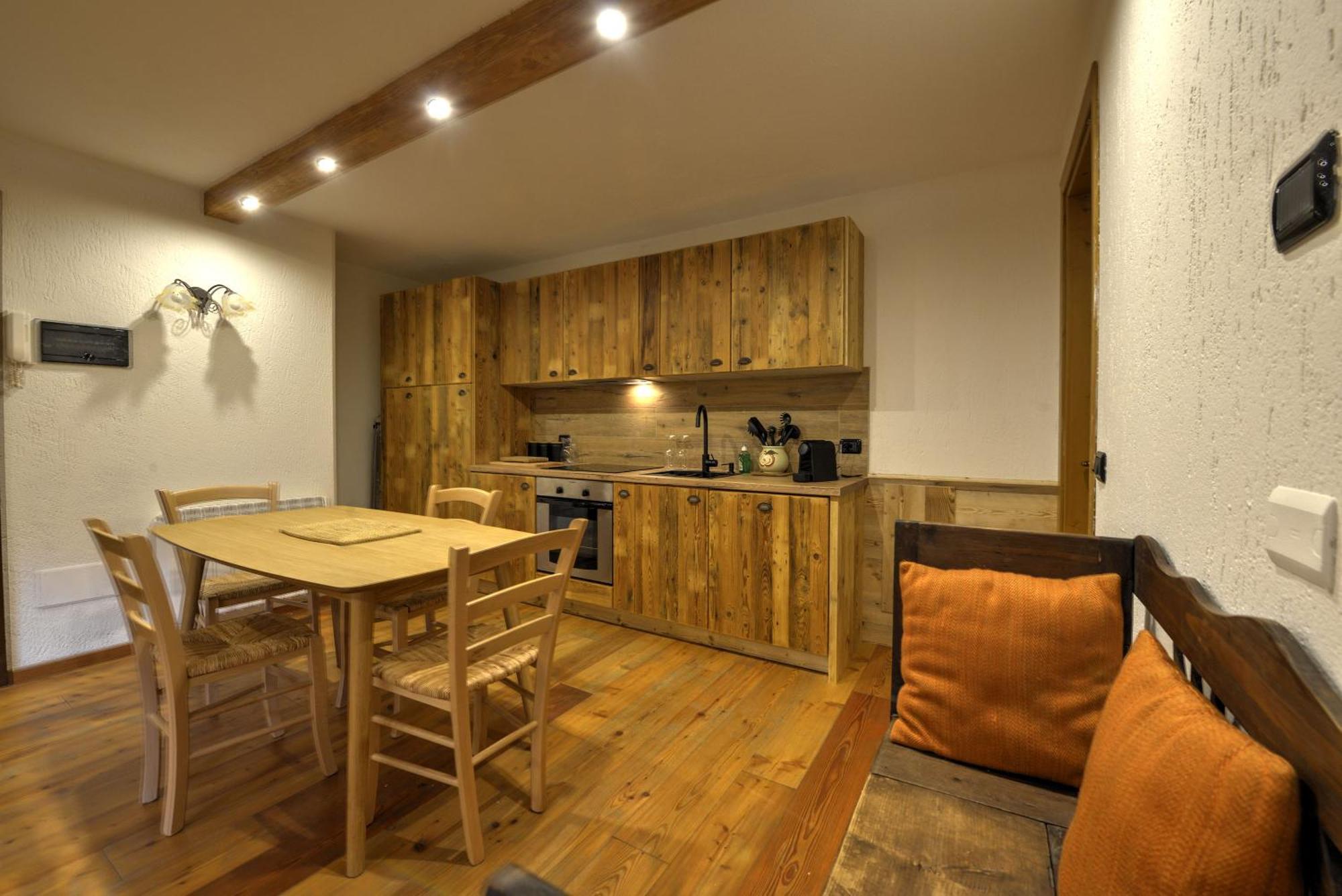 Bois Du Mont Blanc Apartment Courmayeur Ngoại thất bức ảnh